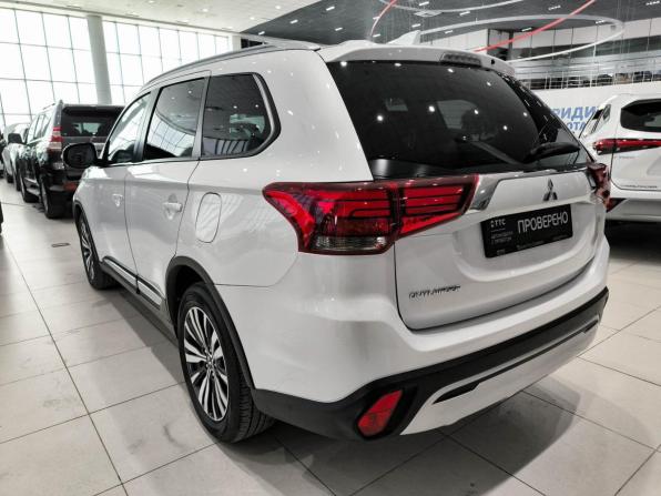 Mitsubishi Outlander III Рестайлинг 3 с пробегом 2020 года, цена 2 699 000 рублей, 46401 км, внедорожник, Автокод Объявления