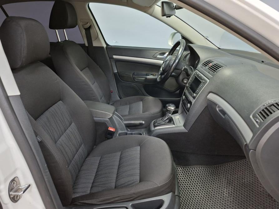 Skoda Octavia II (A5) Рестайлинг Москва  - изображение 10