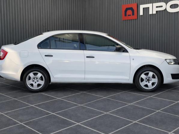 Skoda Rapid I с пробегом 2017 года, цена 897 000 рублей, 142061 км, лифтбек, Автокод Объявления