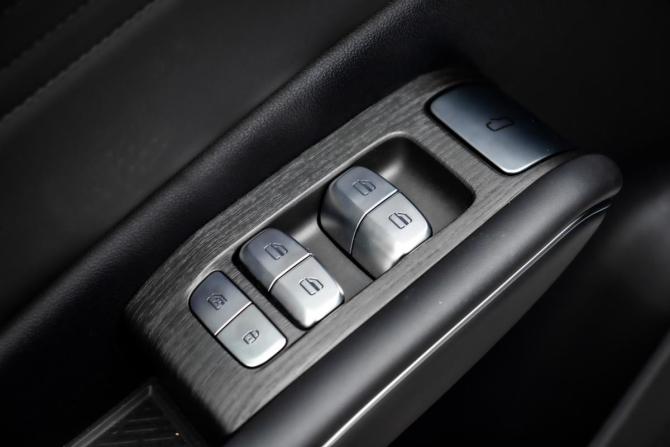 Новый Omoda C7 2026 года, цена 3 266 010 рублей, внедорожник, Автокод Объявления