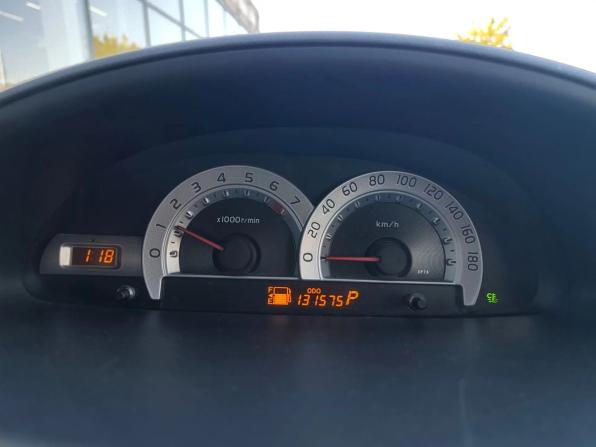 Toyota Sienta I Рестайлинг 2 с пробегом 2011 года, цена 945 000 рублей, 131575 км, компактвэн, Автокод Объявления