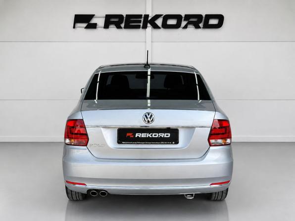Volkswagen Polo V Рестайлинг с пробегом 2017 года, цена 1 419 000 рублей, 62500 км, седан, Автокод Объявления