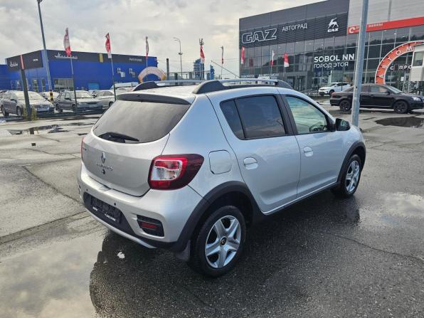 Renault Sandero II Рестайлинг с пробегом 2018 года, цена 944 995 рублей, 156238 км, хэтчбек, Автокод Объявления