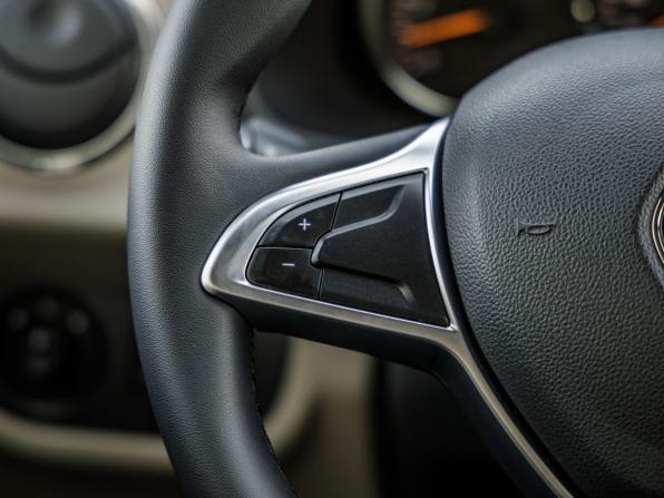 Renault Logan II Рестайлинг с пробегом 2018 года, цена 1 068 000 рублей, 77858 км, седан, Автокод Объявления
