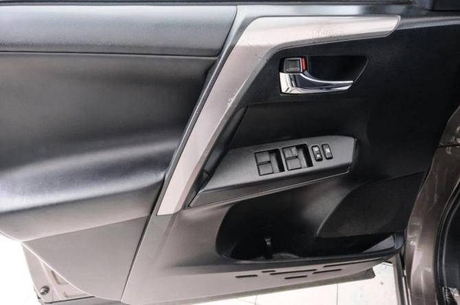 Toyota RAV4 IV (XA40) Рестайлинг с пробегом 2018 года, цена 2 599 000 рублей, 137034 км, внедорожник, Автокод Объявления
