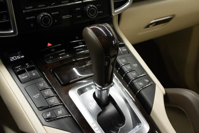 Porsche Cayenne II (958) с пробегом 2012 года, цена 2 950 000 рублей, 125440 км, внедорожник, Автокод Объявления