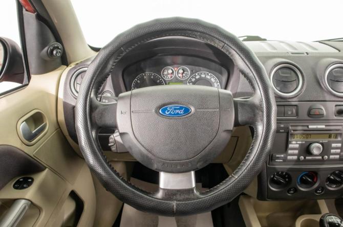 Ford Fusion I Рестайлинг с пробегом 2007 года, цена 389 000 рублей, 178000 км, хэтчбек, Автокод Объявления