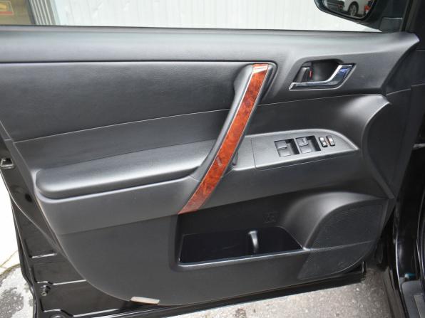 Toyota Highlander II (XU40) Рестайлинг с пробегом 2011 года, цена 1 749 000 рублей, 243518 км, внедорожник, Автокод Объявления