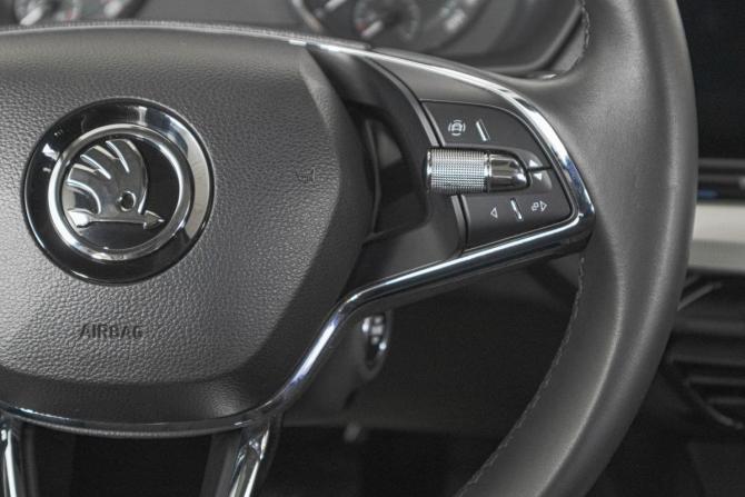 Skoda Octavia IV (A8) с пробегом 2021 года, цена 2 249 000 рублей, 82000 км, лифтбек, Автокод Объявления