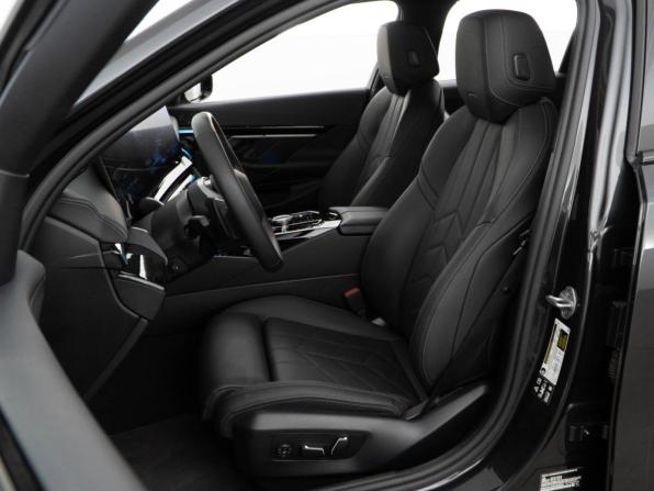 BMW 5 серии VIII (G60/G61/G68) с пробегом 2023 года, цена 7 421 046 рублей, 28785 км, седан, Автокод Объявления