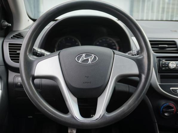 Hyundai Solaris I с пробегом 2014 года, цена 560 000 рублей, 321863 км, седан, Автокод Объявления