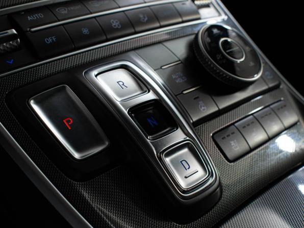 Hyundai Santa Fe IV Рестайлинг с пробегом 2021 года, цена 3 717 000 рублей, 86000 км, внедорожник, Автокод Объявления