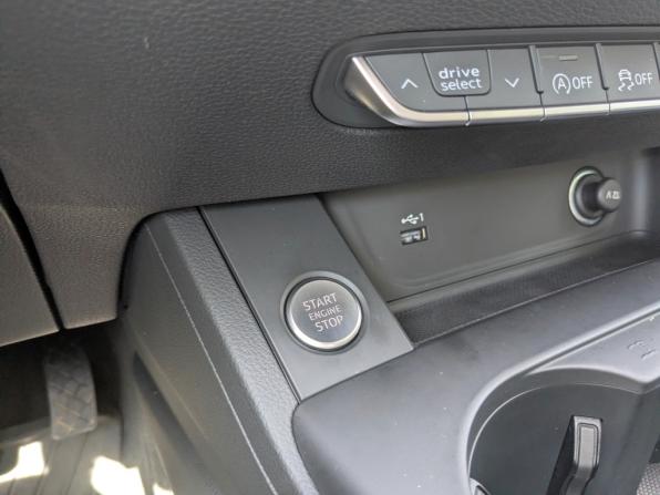 Audi A4 V (B9) Рестайлинг с пробегом 2022 года, цена 3 750 000 рублей, 21987 км, седан, Автокод Объявления