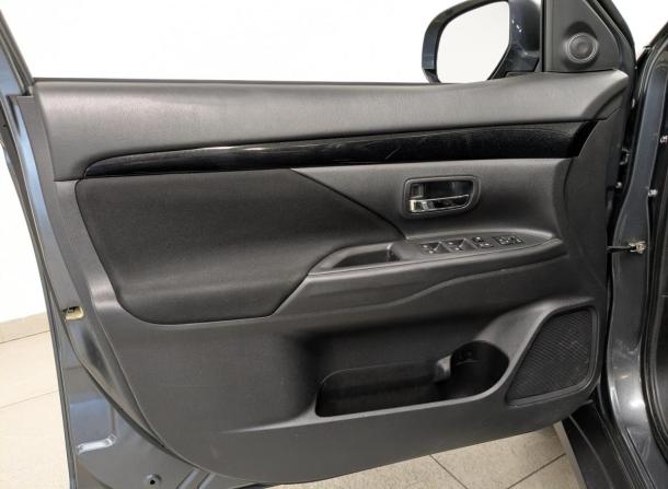 Mitsubishi Outlander III Рестайлинг 3 с пробегом 2020 года, цена 2 300 000 рублей, 92167 км, внедорожник, Автокод Объявления