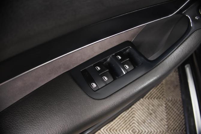 Audi A6 III (C6) Рестайлинг с пробегом 2011 года, цена 899 000 рублей, 264000 км, седан, Автокод Объявления