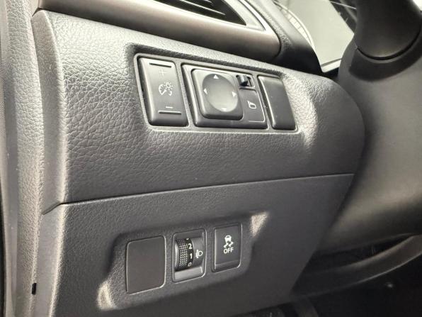 Nissan Tiida II с пробегом 2015 года, цена 935 000 рублей, 152449 км, хэтчбек, Автокод Объявления