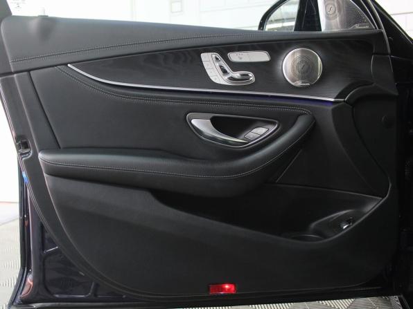 Mercedes-Benz E-Класс V (W213 S213 C238) Рестайлинг с пробегом 2021 года, цена 4 650 000 рублей, 65575 км, седан, Автокод Объявления