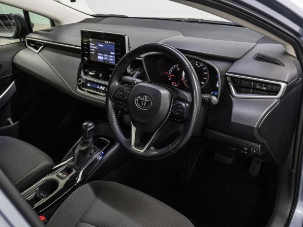 Toyota Corolla XI (E160 E170 E180) Рестайлинг 1 с пробегом 2019 года, цена 1 689 000 рублей, 45546 км, седан, Автокод Объявления