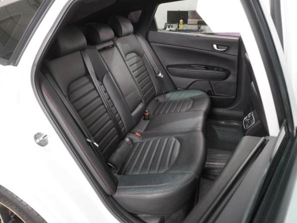 Kia Optima IV Рестайлинг с пробегом 2018 года, цена 1 550 000 рублей, 242272 км, седан, Автокод Объявления