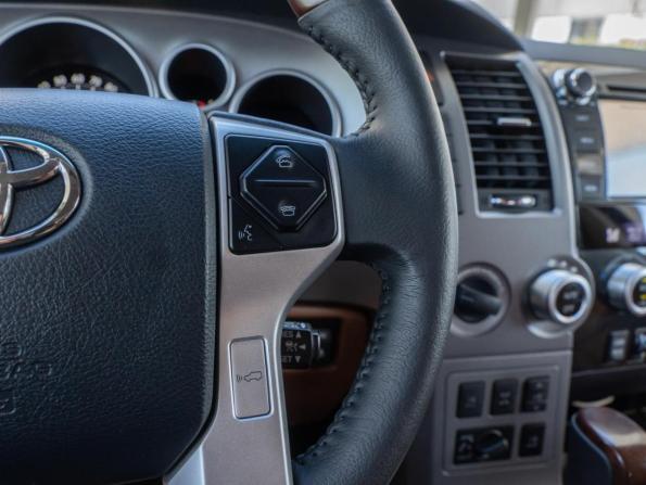Toyota Sequoia II с пробегом 2014 года, цена 11 890 000 рублей, 6553 км, внедорожник, Автокод Объявления