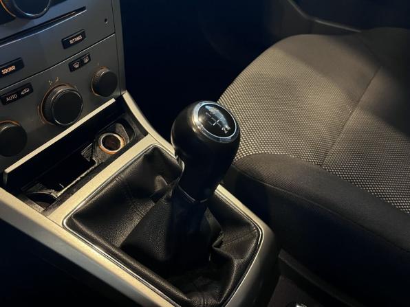 Opel Astra H Рестайлинг с пробегом 2012 года, цена 510 000 рублей, 243716 км, седан, Автокод Объявления