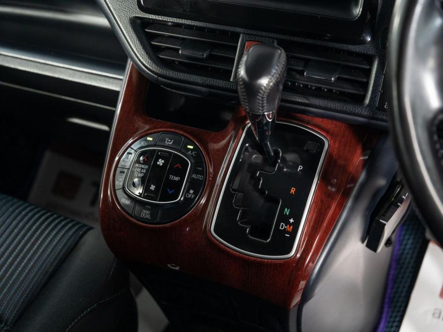 Toyota Voxy III (R80) Иркутск  - изображение 15