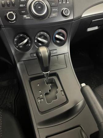 Mazda 3 II (BL) Рестайлинг с пробегом 2012 года, цена 990 000 рублей, 136278 км, седан, Автокод Объявления