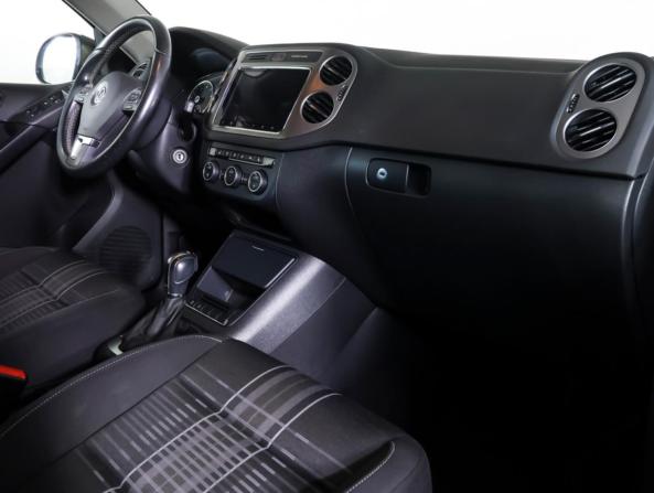 Volkswagen Tiguan I Рестайлинг с пробегом 2015 года, цена 1 288 000 рублей, 142500 км, внедорожник, Автокод Объявления