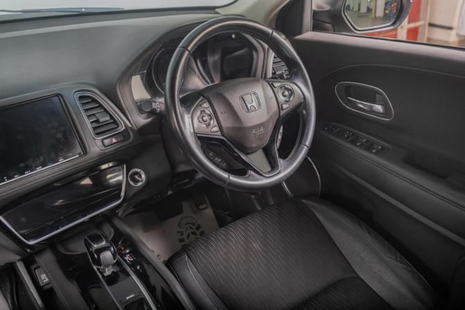 Honda Vezel I Рестайлинг с пробегом 2018 года, цена 2 079 000 рублей, 87000 км, внедорожник, Автокод Объявления
