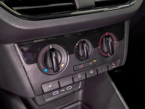 Volkswagen Polo VI с пробегом 2021 года, цена 1 610 000 рублей, 35640 км, лифтбек, Автокод Объявления