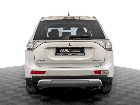 Mitsubishi Outlander III Рестайлинг с пробегом 2014 года, цена 1 710 000 рублей, 210200 км, внедорожник, Автокод Объявления