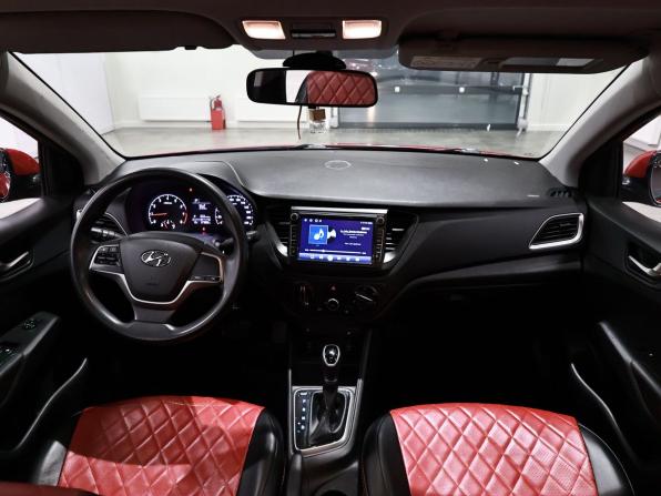 Hyundai Solaris II с пробегом 2017 года, цена 1 298 500 рублей, 107367 км, седан, Автокод Объявления