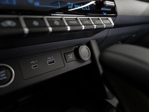 Mitsubishi L200 VI с пробегом 2025 года, цена 5 290 000 рублей, 31 км, пикап, Автокод Объявления
