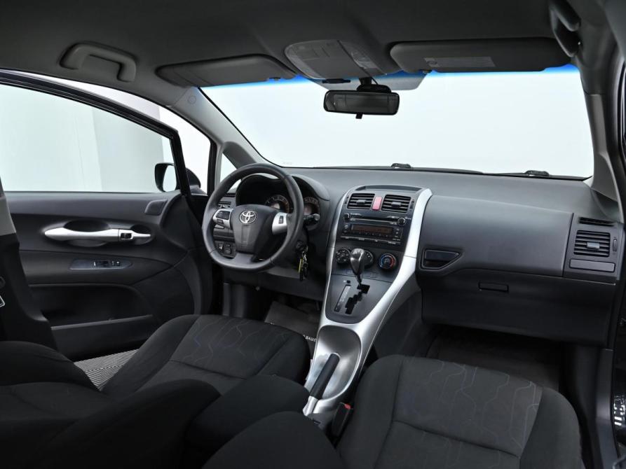 Toyota Auris I Рестайлинг Москва  - изображение 7