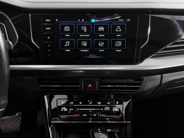 Volkswagen Passat B8 Рестайлинг с пробегом 2023 года, цена 2 957 890 рублей, 71000 км, седан, Автокод Объявления