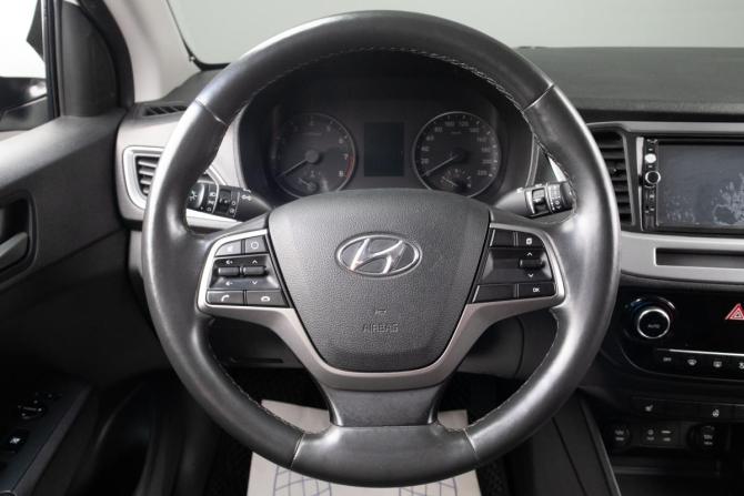 Hyundai Solaris II с пробегом 2018 года, цена 1 339 000 рублей, 109200 км, седан, Автокод Объявления