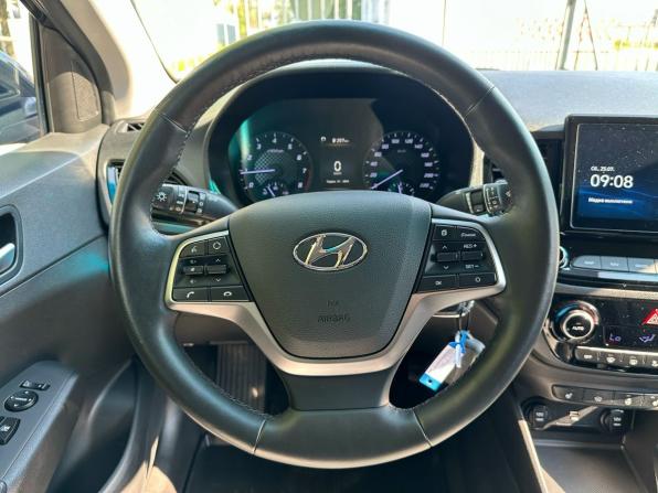 Hyundai Solaris II Рестайлинг с пробегом 2021 года, цена 1 670 000 рублей, 80050 км, седан, Автокод Объявления