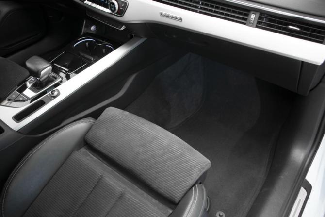Audi A4 V (B9) Рестайлинг с пробегом 2021 года, цена 3 997 000 рублей, 71446 км, седан, Автокод Объявления