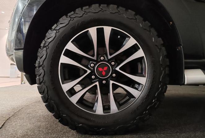 Mitsubishi Pajero IV Рестайлинг 1 с пробегом 2012 года, цена 1 950 000 рублей, 295126 км, внедорожник, Автокод Объявления