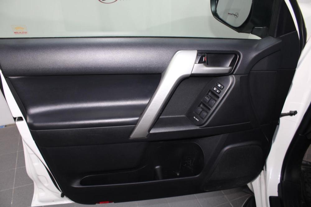 Toyota Land Cruiser Prado 150 Series Рестайлинг 2 Владивосток  - изображение 19