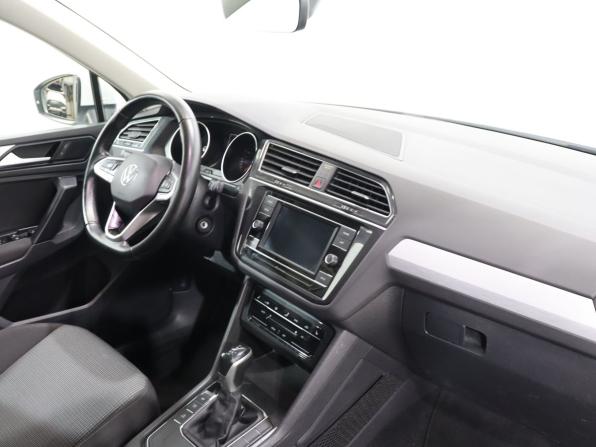 Volkswagen Tiguan II Рестайлинг с пробегом 2021 года, цена 2 486 000 рублей, 89810 км, внедорожник, Автокод Объявления