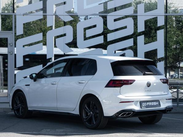 Volkswagen Golf VIII с пробегом 2024 года, цена 3 499 000 рублей, 9781 км, хэтчбек, Автокод Объявления