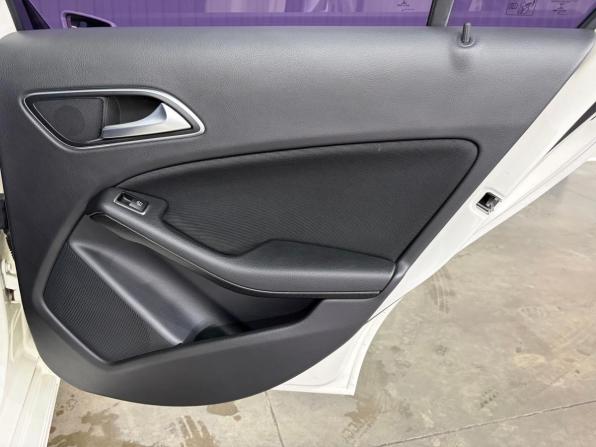 Mercedes-Benz A-Класс III (W176) с пробегом 2015 года, цена 1 427 000 рублей, 122693 км, хэтчбек, Автокод Объявления