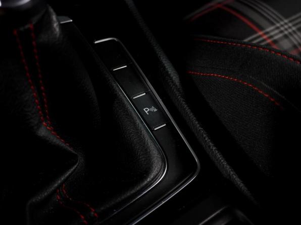 Volkswagen Golf GTI VII с пробегом 2014 года, цена 2 120 000 рублей, 133356 км, хэтчбек, Автокод Объявления
