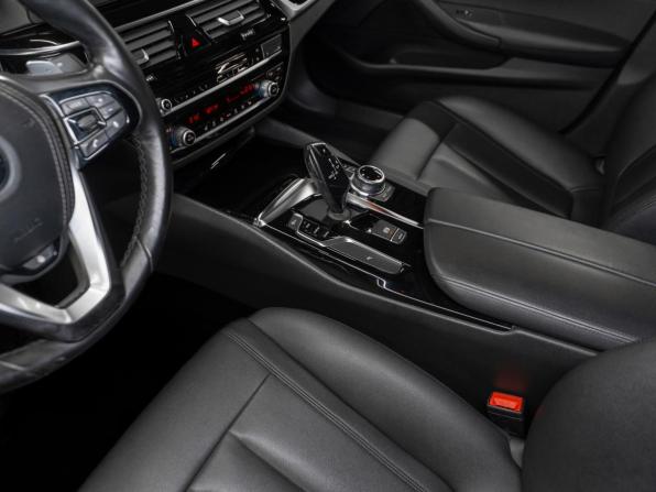 BMW 5 серии VII (G30/G31/G38) с пробегом 2018 года, цена 2 730 000 рублей, 159557 км, седан, Автокод Объявления