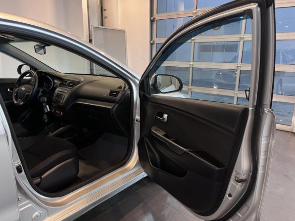Kia Rio III Рестайлинг с пробегом 2016 года, цена 940 000 рублей, 255627 км, седан, Автокод Объявления