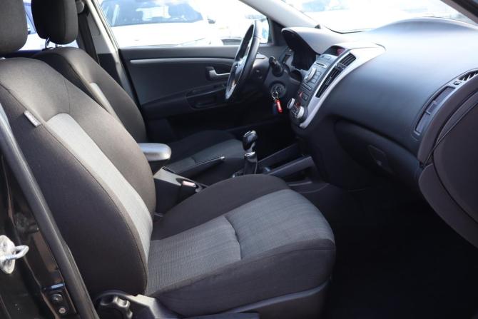 Kia Ceed I Рестайлинг с пробегом 2010 года, цена 639 000 рублей, 215000 км, универсал, Автокод Объявления