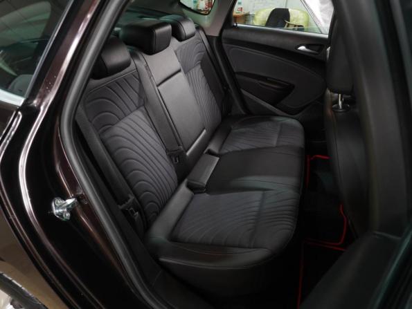 Opel Astra J Рестайлинг с пробегом 2014 года, цена 999 000 рублей, 131287 км, седан, Автокод Объявления