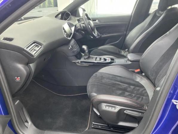 Peugeot 308 II с пробегом 2015 года, цена 1 569 000 рублей, 111900 км, универсал, Автокод Объявления