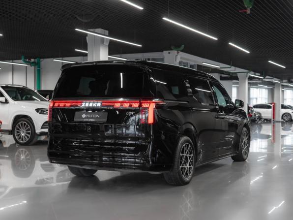 Zeekr 009 I Рестайлинг с пробегом 2024 года, цена 9 550 000 рублей, 68760 км, минивэн, Автокод Объявления